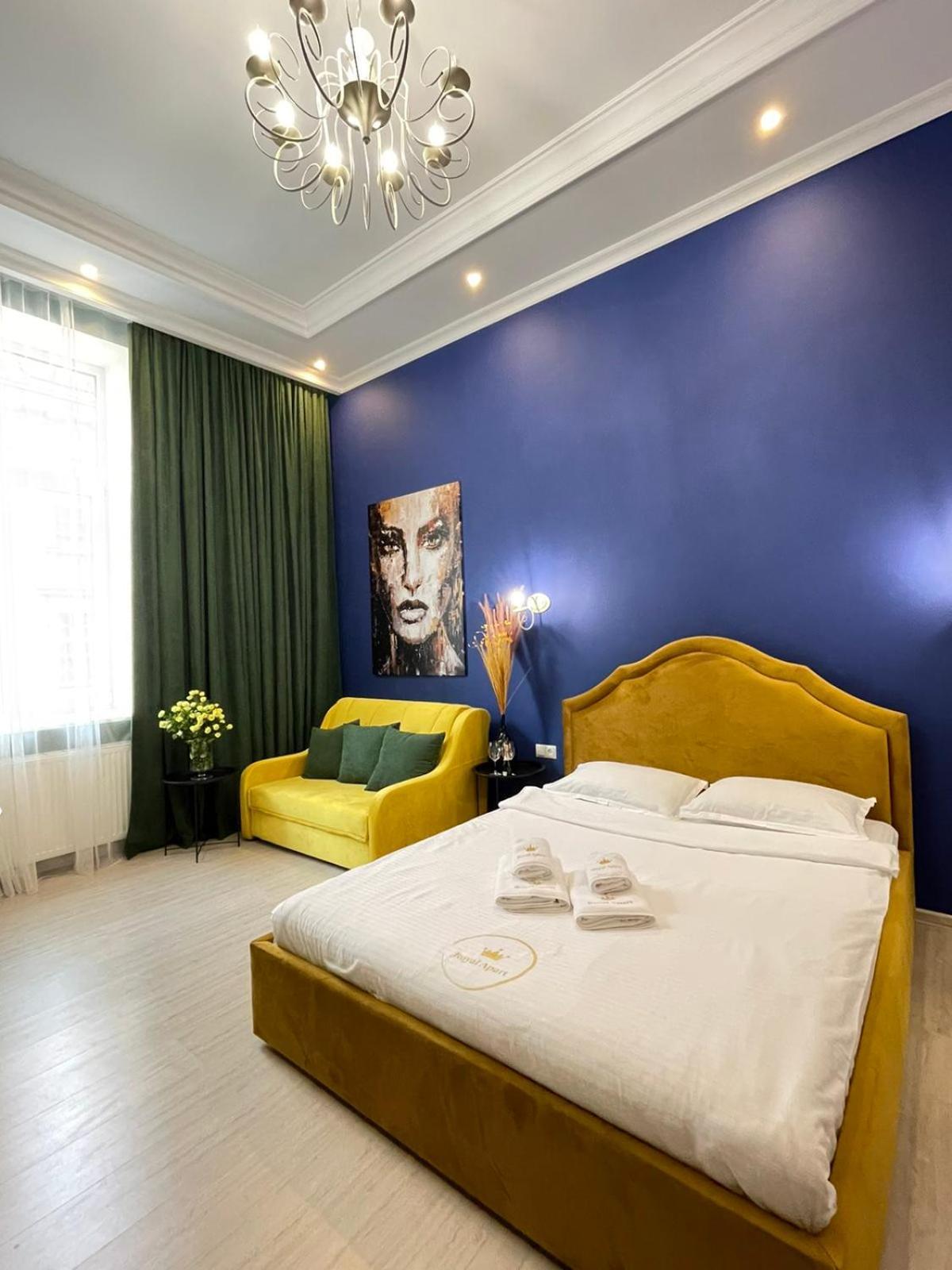 Royal Apartment On Slovatskogo 8 Lviv Exteriör bild